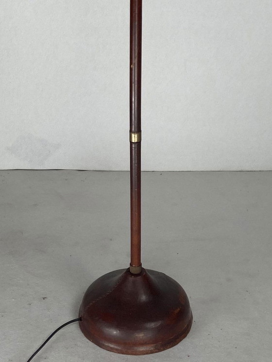 Image 1 of Met leer omwikkelde en gestikte vloerlamp van Jacques Adnet, 1970S