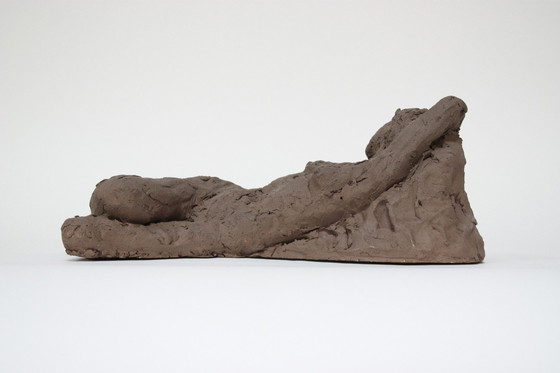 Image 1 of Terracotta sculptuur - Een naakte vrouw - Yolande Ide (1931)