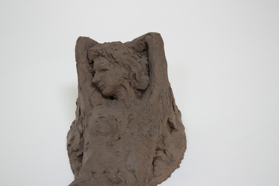 Image 1 of Terracotta sculptuur - Een naakte vrouw - Yolande Ide (1931)