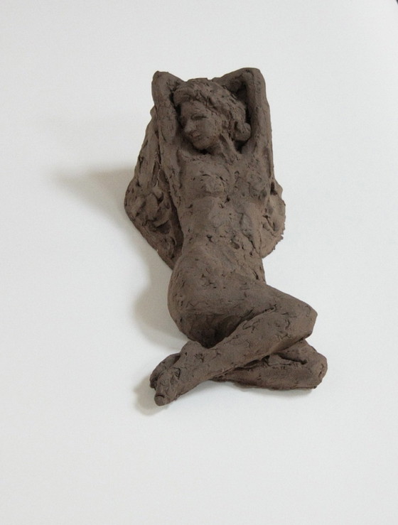 Image 1 of Terracotta sculptuur - Een naakte vrouw - Yolande Ide (1931)