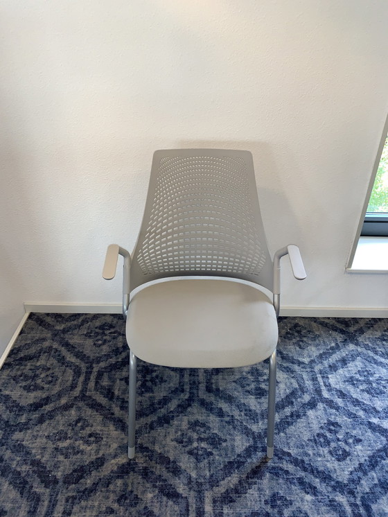 Image 1 of Herman Miller Sayl design stoel showroom model