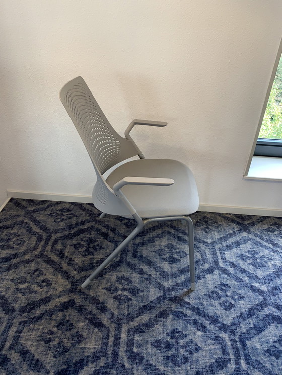 Image 1 of Herman Miller Sayl design stoel showroom model