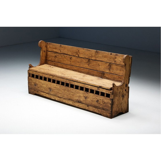 Image 1 of Vintage houten 3-zitsbank uit Haute-Savoie, Frankrijk