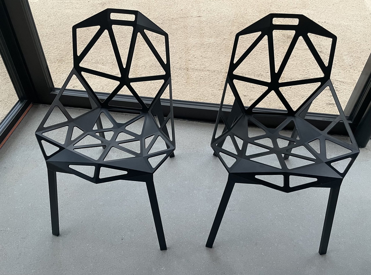 4x Magis Chair One Black | €450 | Whoppah