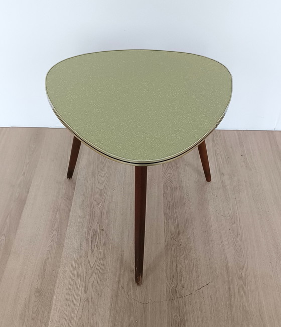 Image 1 of Vijftiger jaren bijzettafel met groen formica bovenblad