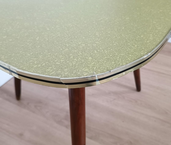 Image 1 of Vijftiger jaren bijzettafel met groen formica bovenblad