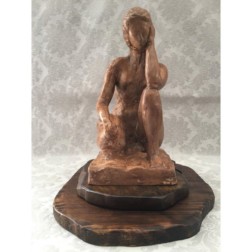 Vintage sculptuur "Naakte geknielde vrouw" van klei, Frankrijk 1950