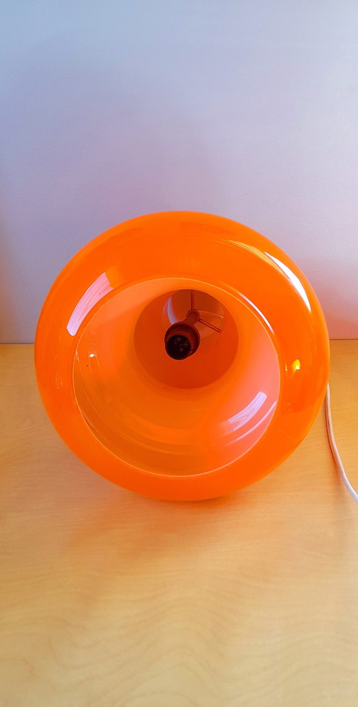 Hanglamp in oranje opaline, Massimo Vignelli 1970.