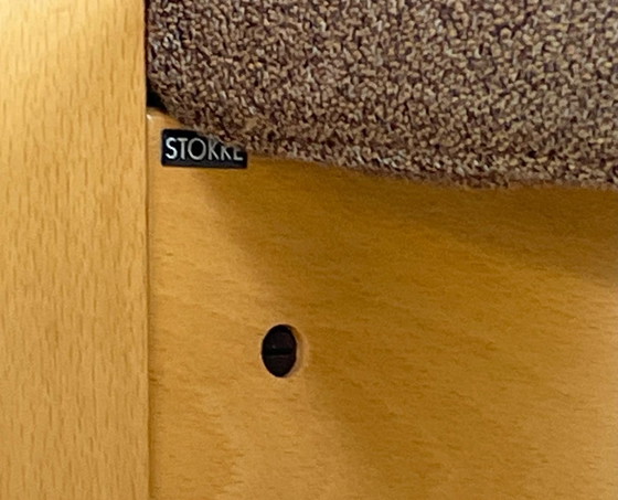 Image 1 of Peter Opsvik - Stokke - Actulum - Ergonomisch gevormde schommelstoel - Bruine bekleding en houten frame