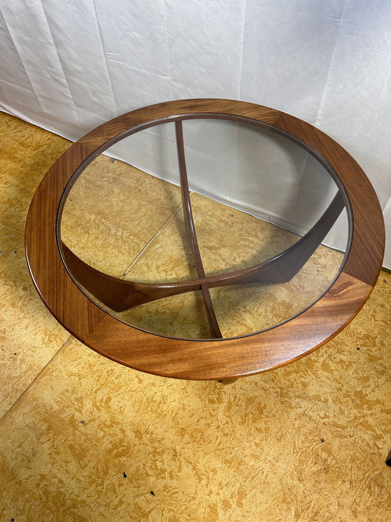 Image 1 of Mid Century Retro Vintage Teak Ronde Gplan Astro Salontafel 1960