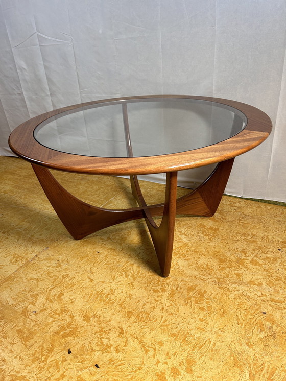 Image 1 of Mid Century Retro Vintage Teak Ronde Gplan Astro Salontafel 1960