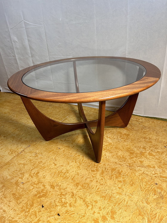 Image 1 of Mid Century Retro Vintage Teak Ronde Gplan Astro Salontafel 1960