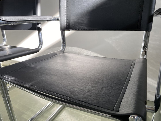 Image 1 of 2x Vintage zwarte buisframe stoelen