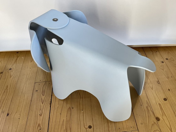 Image 1 of Eames Elephant door Vitra