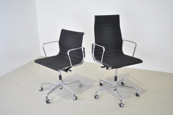 Image 1 of Vitra EA117  Ch & R Eames, bureaustoel met lage rug