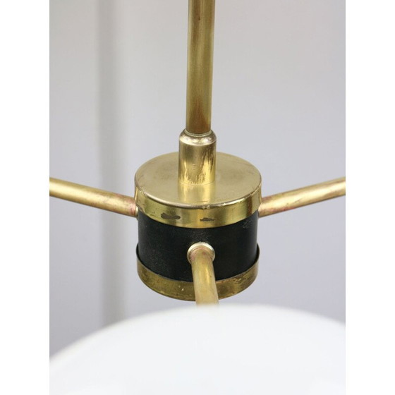 Image 1 of Mid-century kroonluchter van messing en opalineglas