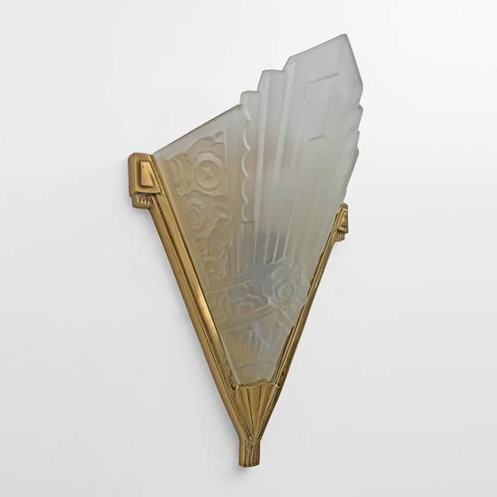 Image 1 of Vier Art Deco glazen en messing wandlampen, Frankrijk, 1930S