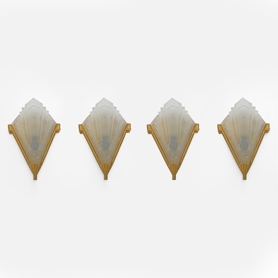 Image 1 of Vier Art Deco glazen en messing wandlampen, Frankrijk, 1930S