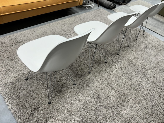 Image 1 of 4 Vitra DSR Eetkamerstoel wit 