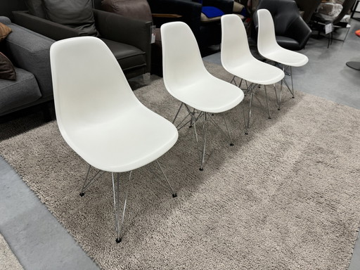 4 Vitra DSR Eetkamerstoel wit