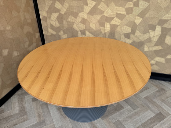 Image 1 of Leolux Ronde Design Tafel 