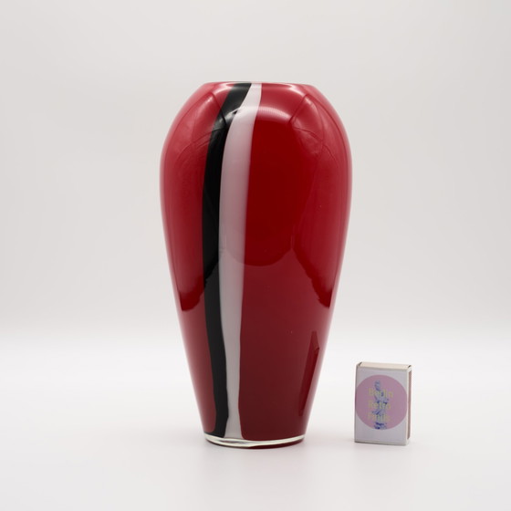 Image 1 of Vintage Glazen Vaas Rood Zwart Wit