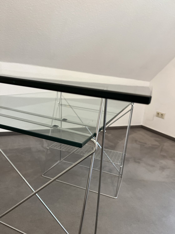 Image 1 of Futuristische glazen werktafel uit 1988