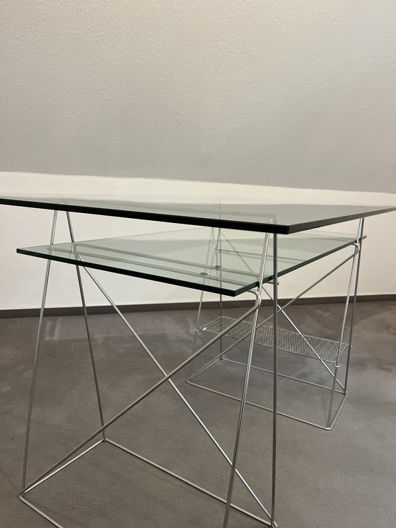 Image 1 of Futuristische glazen werktafel uit 1988