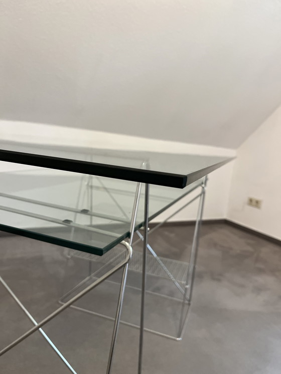 Image 1 of Futuristische glazen werktafel uit 1988