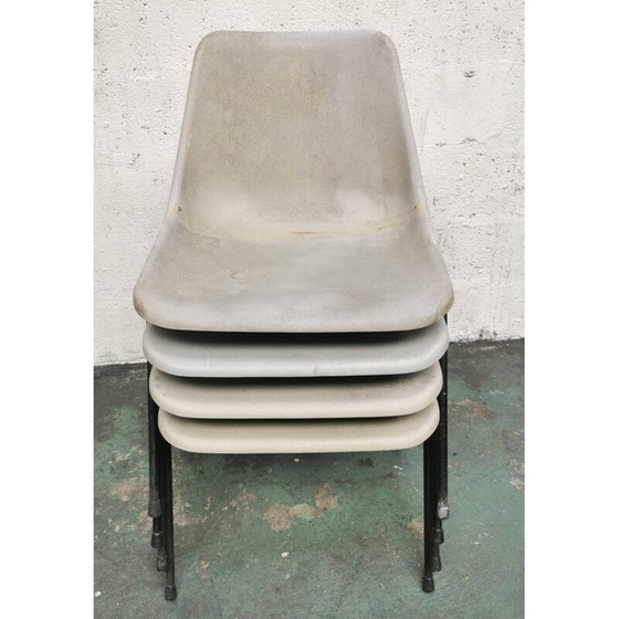 Image 1 of 4 vintage stoelen van Robin Day Polyprop