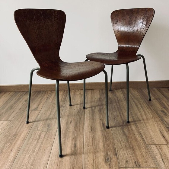 Image 1 of Paar vintage 3107 gebogen houten stoelen van Arne Jacobsen