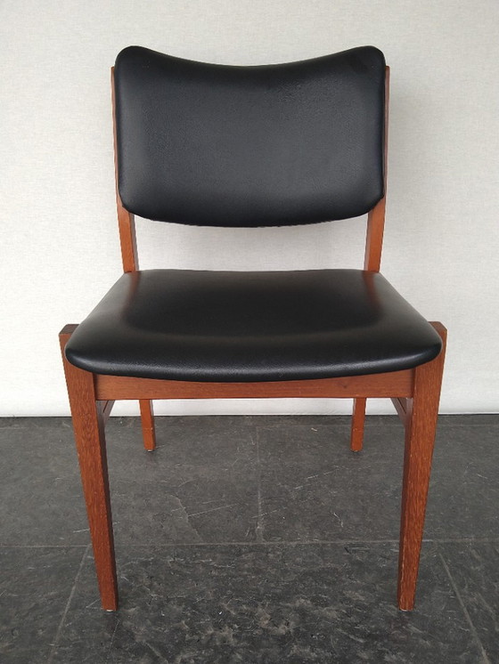 Image 1 of Scandinavische eetkamerstoelen Teak