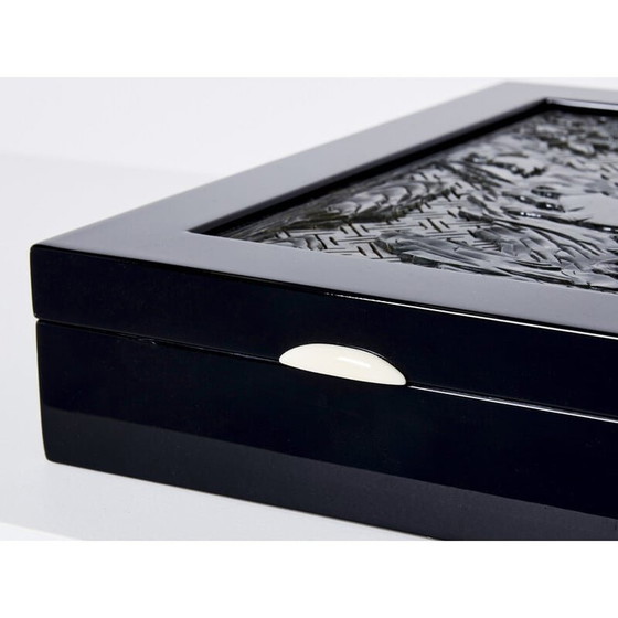 Image 1 of Vintage Art Deco juwelendoosje in zwarte lak en gebeeldhouwde jadesteen, 1930