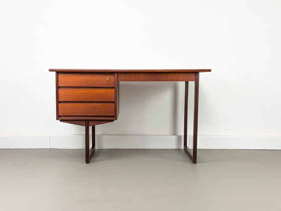 Image 1 of Deens teakhouten bureau van Vi-Ma Møbler, 1960