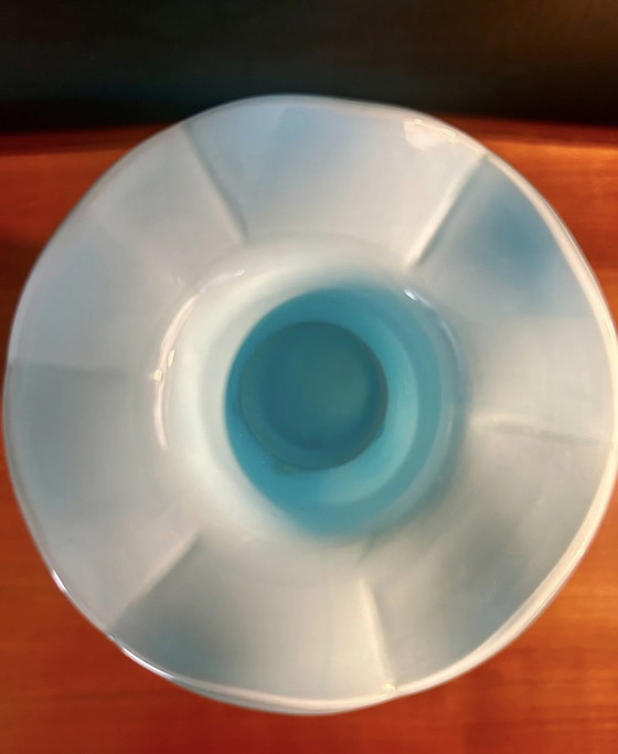 Image 1 of Vintage Italiaanse blauwe opaline vaas