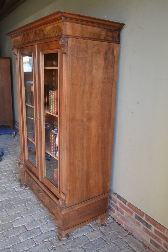 Image 1 of Antieke Noten Houten Boekenkast, Vitrinekast