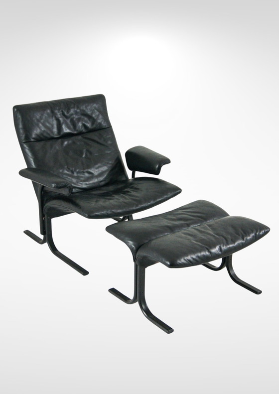 Image 1 of De Sede Ds-2030 Fauteuil en poef van zwart leer