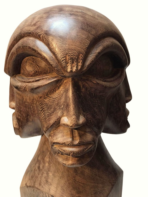 4D face wooden sculpture