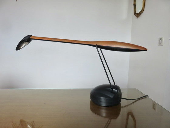 Image 1 of 80's kersenhout en polycarbonaat zoomorfe bureaulamp