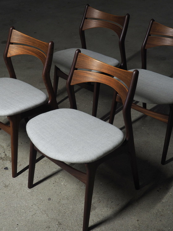 Image 1 of 4X Erik Buch Model 310 Eetkamerstoelen