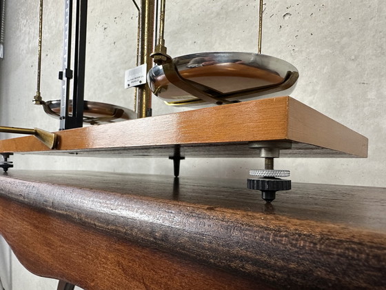 Image 1 of Vintage precisieweegschaal - laboratorium
