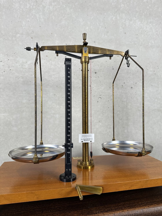 Image 1 of Vintage precisieweegschaal - laboratorium