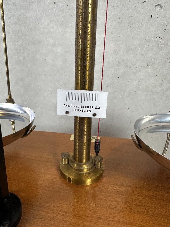 Image 1 of Vintage precisieweegschaal - laboratorium