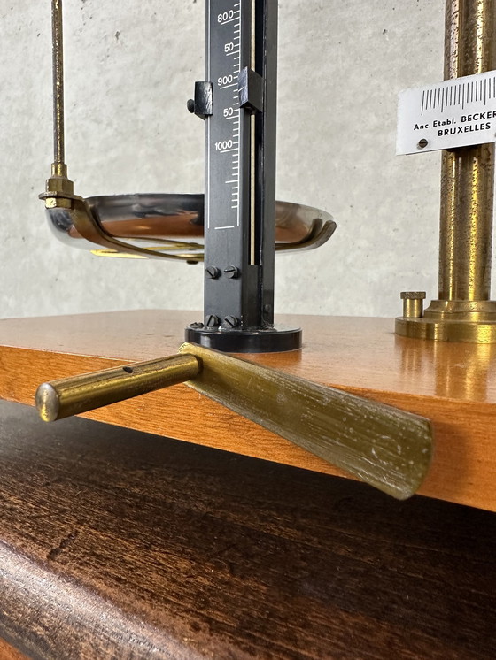 Image 1 of Vintage precisieweegschaal - laboratorium