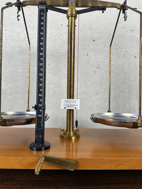 Image 1 of Vintage precisieweegschaal - laboratorium