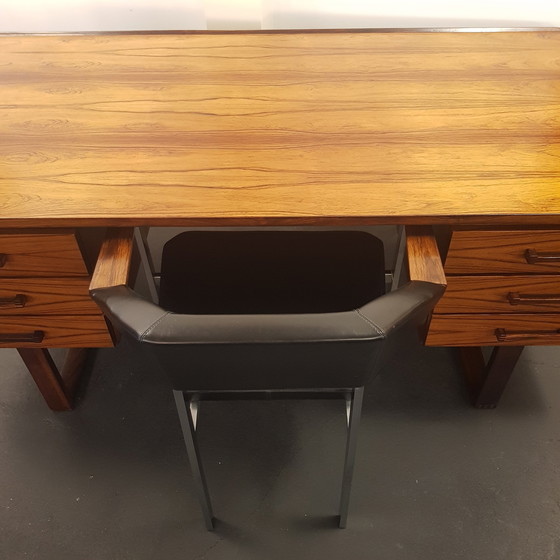 Image 1 of Torben Valeur & Henning Jensen palissander bureau