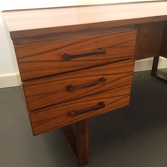 Image 1 of Torben Valeur & Henning Jensen palissander bureau