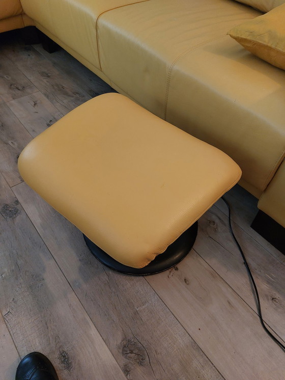 Image 1 of Leolux Vintage lederen Hocker geometric