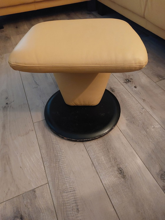 Image 1 of Leolux Vintage lederen Hocker geometric