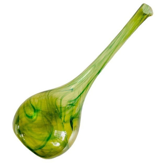 Image 1 of Vintage hoge handgeblazen glazen vaas groen Murano